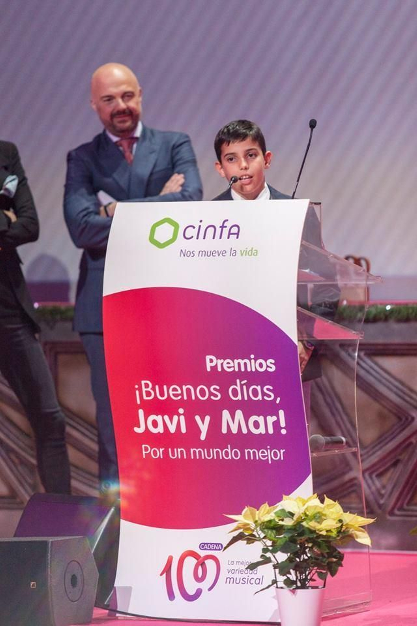 El pequeño Noé dio un discurso tras recibir el premio.