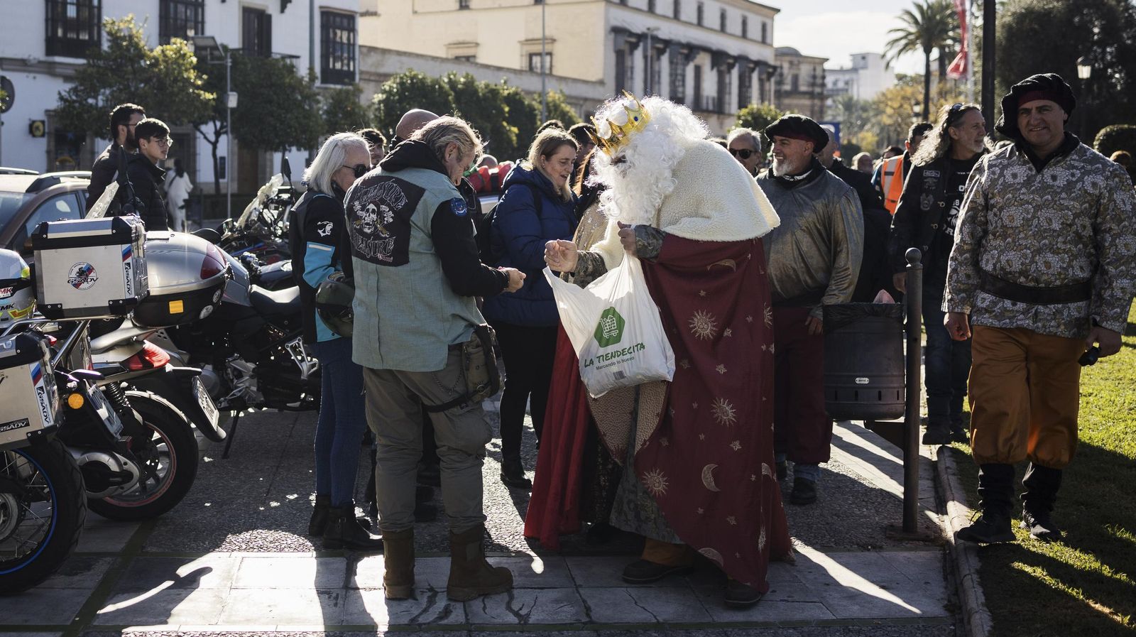 CARAVANA MOTERA NAVIDAD 2024 4.JPG