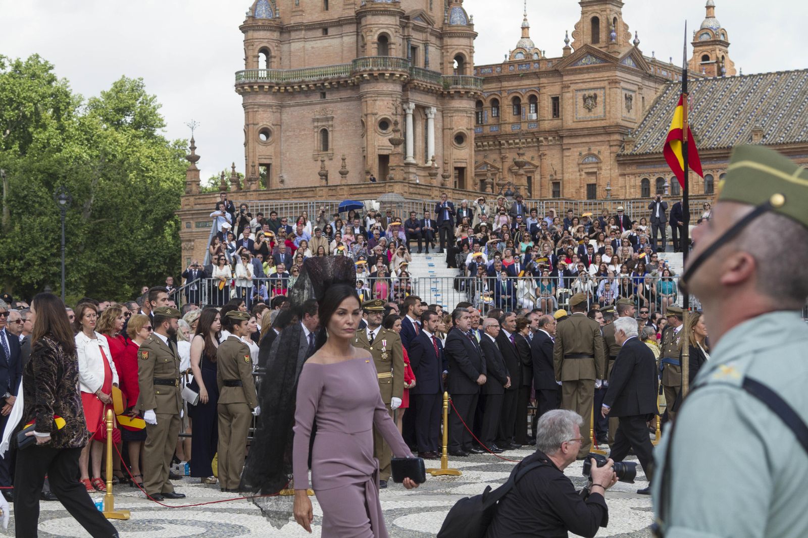 Jura de Bandera civil en la Plaza de España de Sevilla.