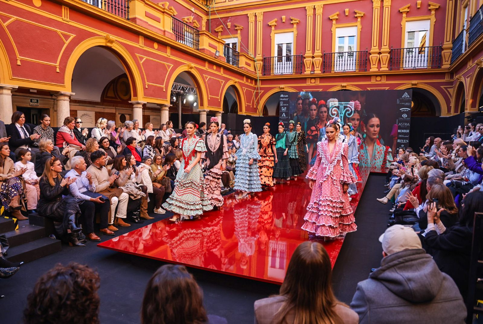 Fotografías de la Pasarela Huelva Flamenca 2026