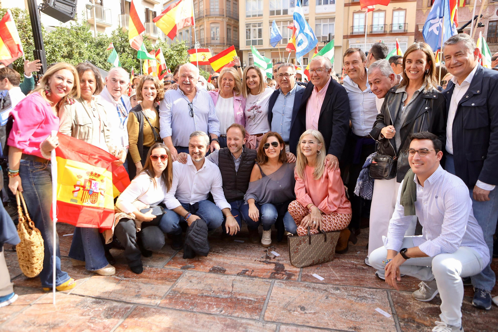 Las fotos que dejan la multitudinaria concentración del PP contra la amnistía. Las fotos que dejan la multitudinaria concentración del PP contra la amnistía.