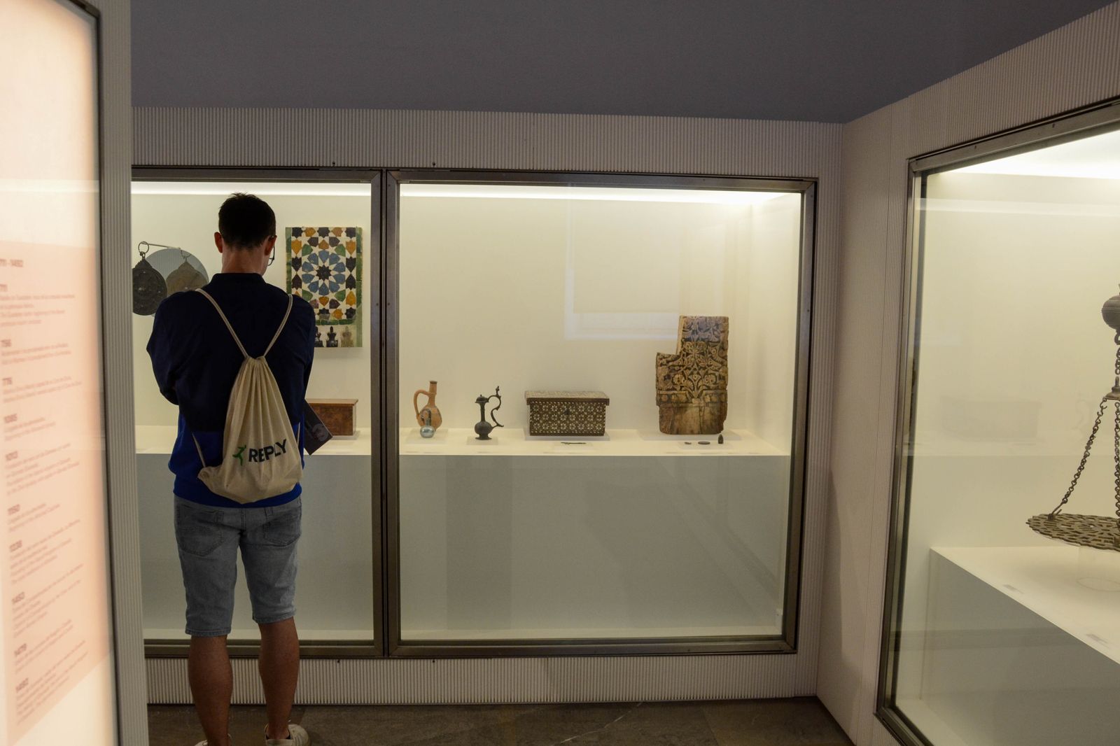 Los granadinos disfrutan de actividades divulgativas y culturales en la ciudad