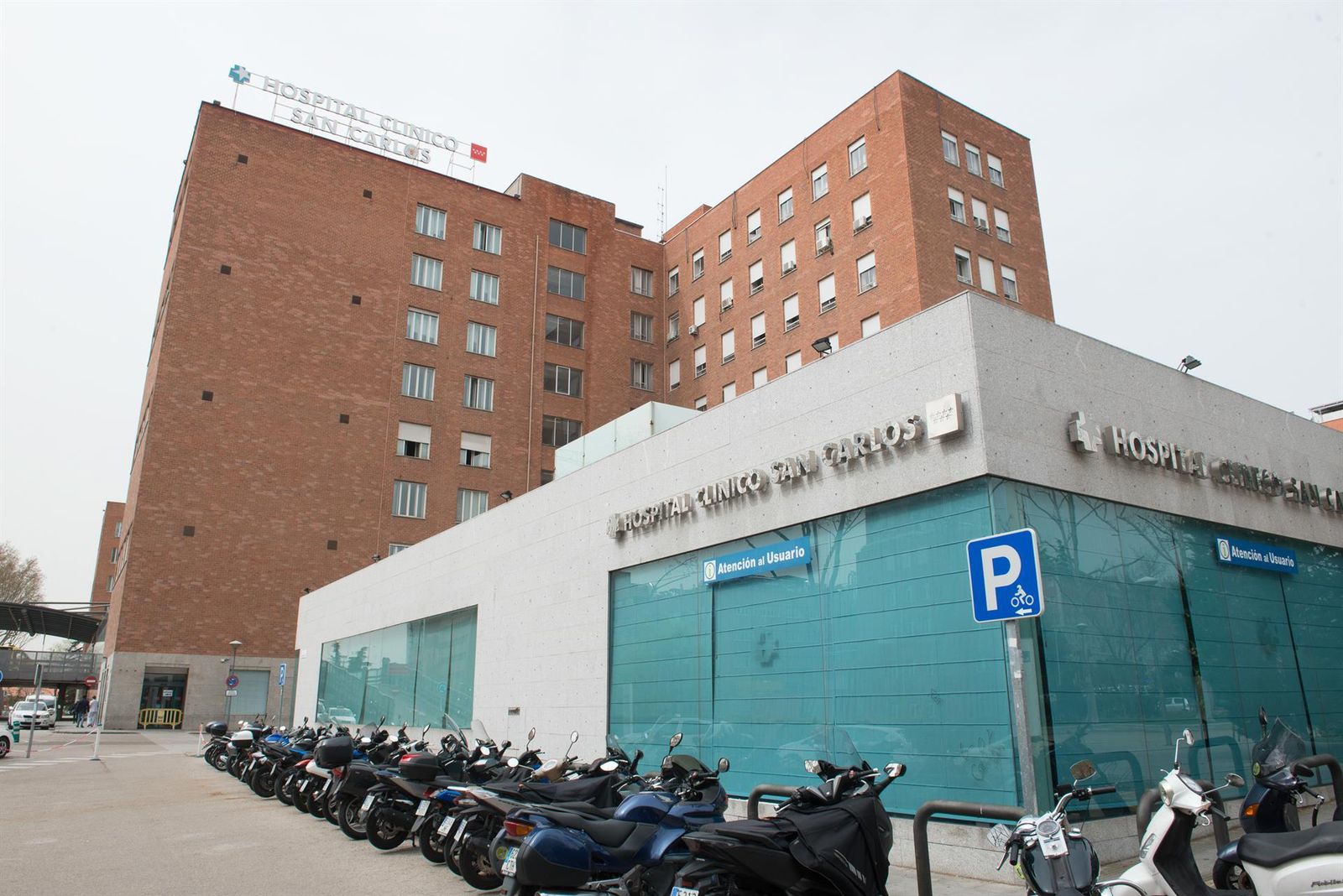 Fachada del Hospital Clínico San Carlos en Madrid.