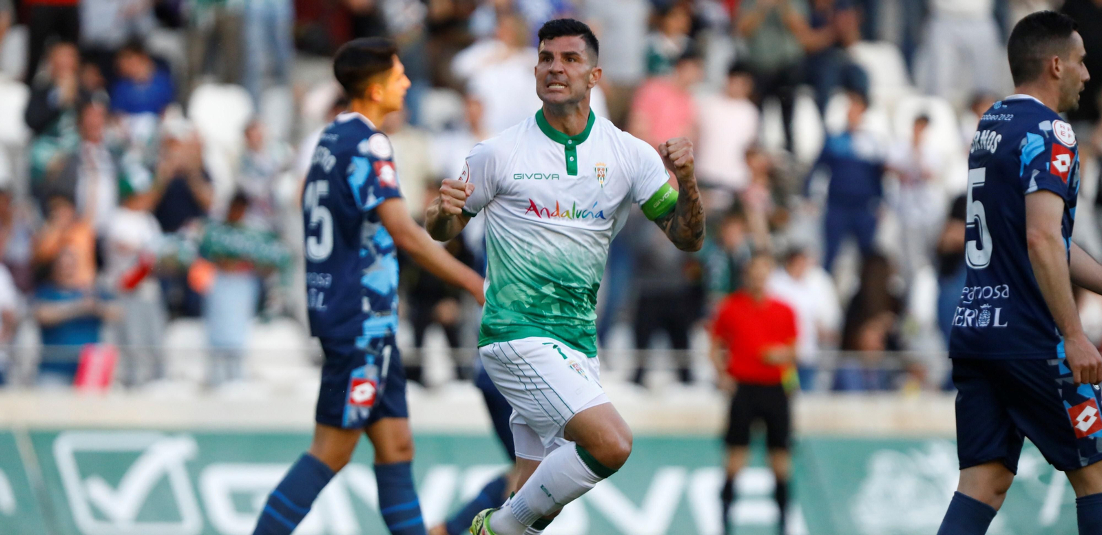 Willy Ledesma celebra su último gol con el Córdoba CF.