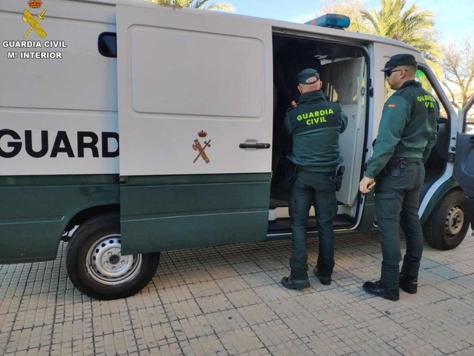 La Guardia Civil detiene en Pinos Puente  al delincuente más buscado de la provincia de Granada