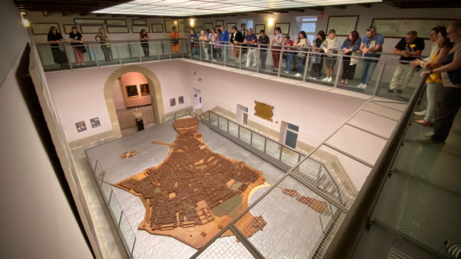 Visita a los secretos del Museo de Las Cortes de Cádiz, en imágenes