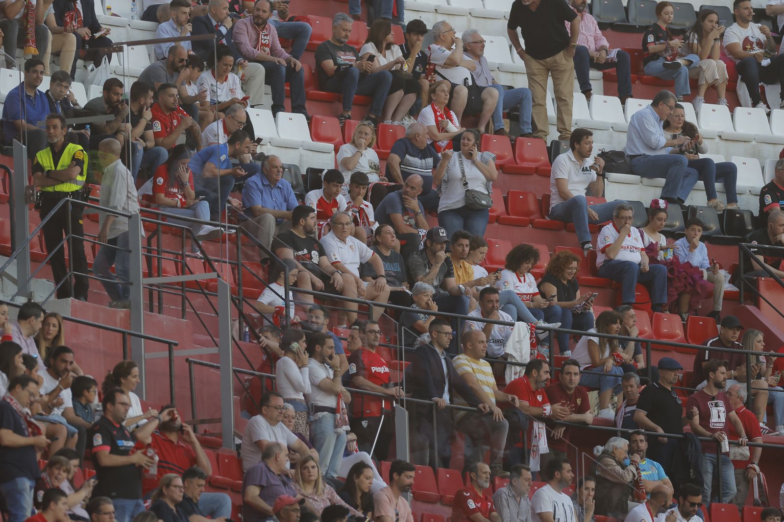 Búscate en las fotos del Sevilla -Villarreal