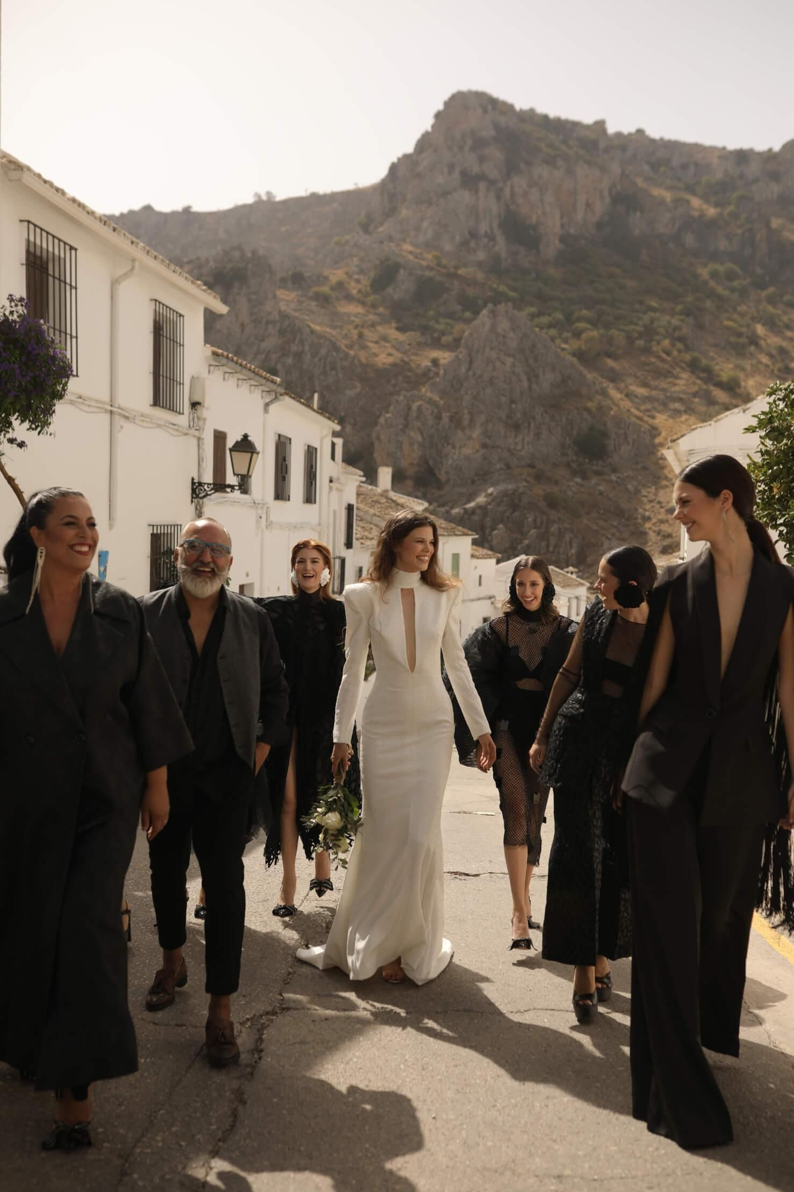 La belleza del entorno natural de Zuheros es una protagonista más del fashion film