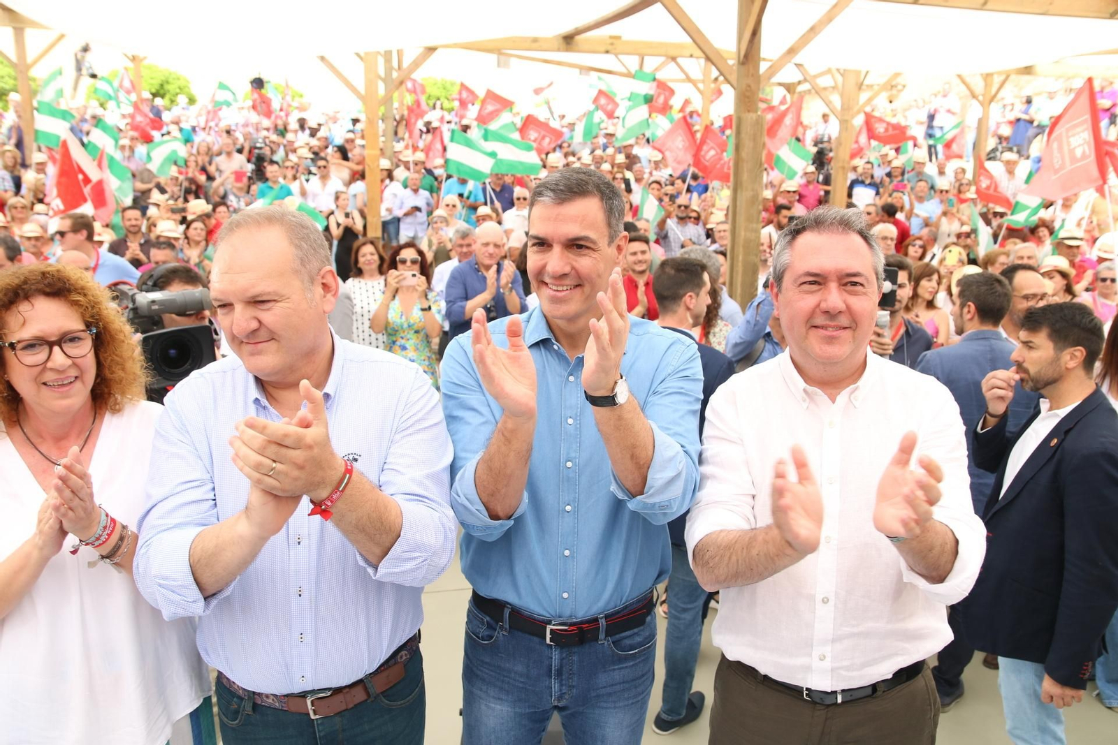 Juan Espadas comienza la campaña electoral con Pedro Sánchez, en imágenes