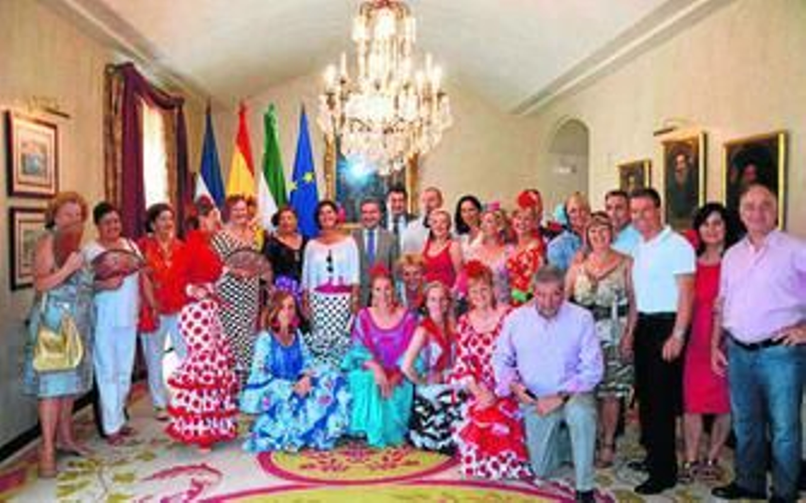 Los representantes de Castro Urdiales y del Ayuntamiento, ayer.