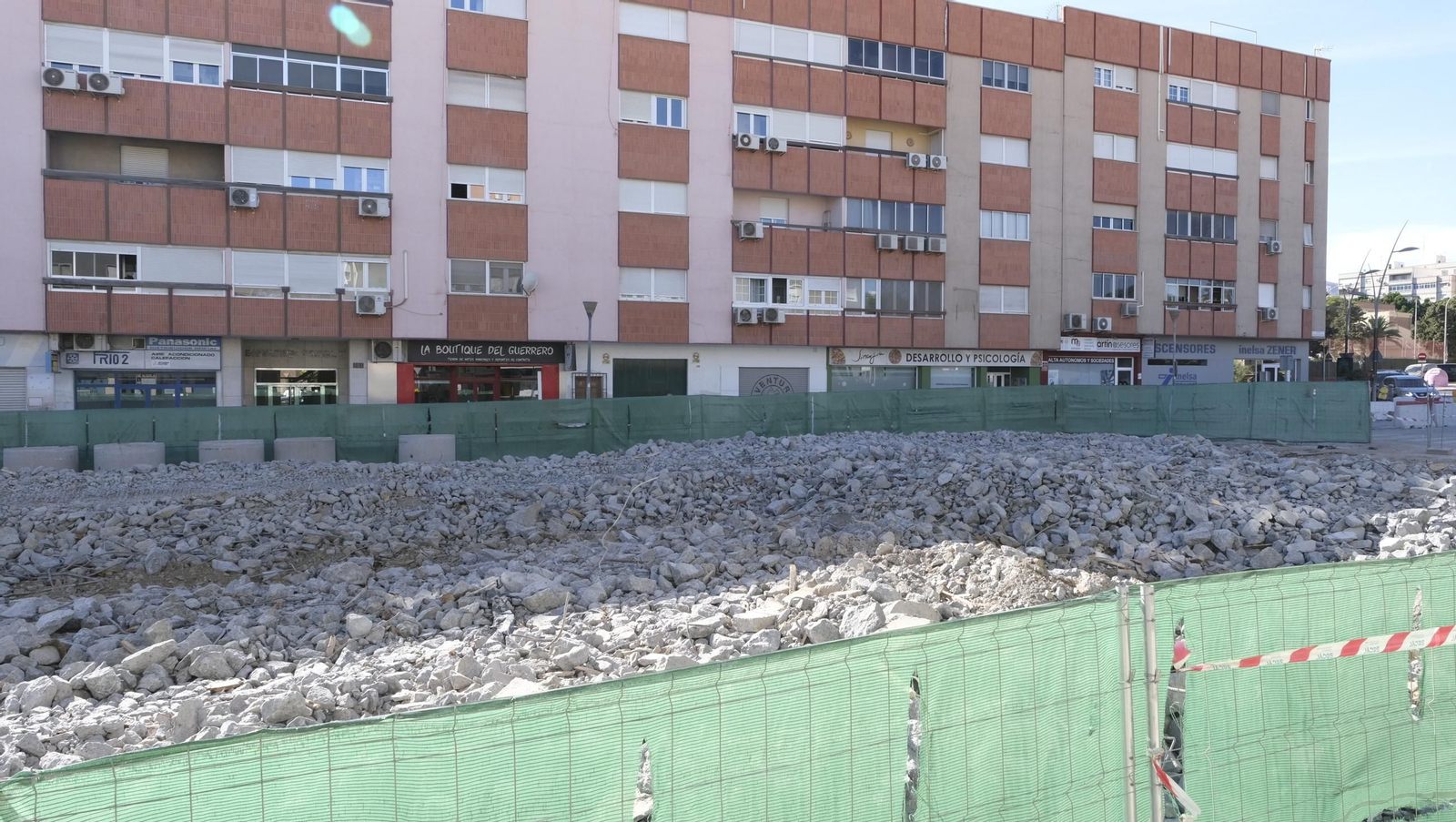 El Puente de la Avenida del Mediterráneo ya es historia, en imágenes