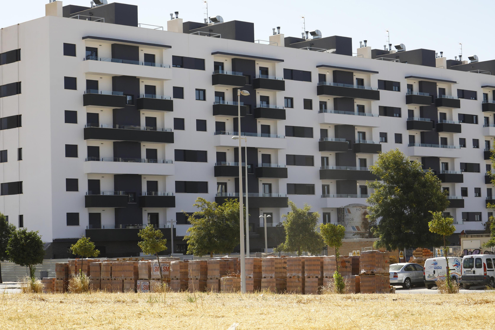 Una urbanización de reciente construcción en la zona de expansión de la Huerta de Santa Isabel.