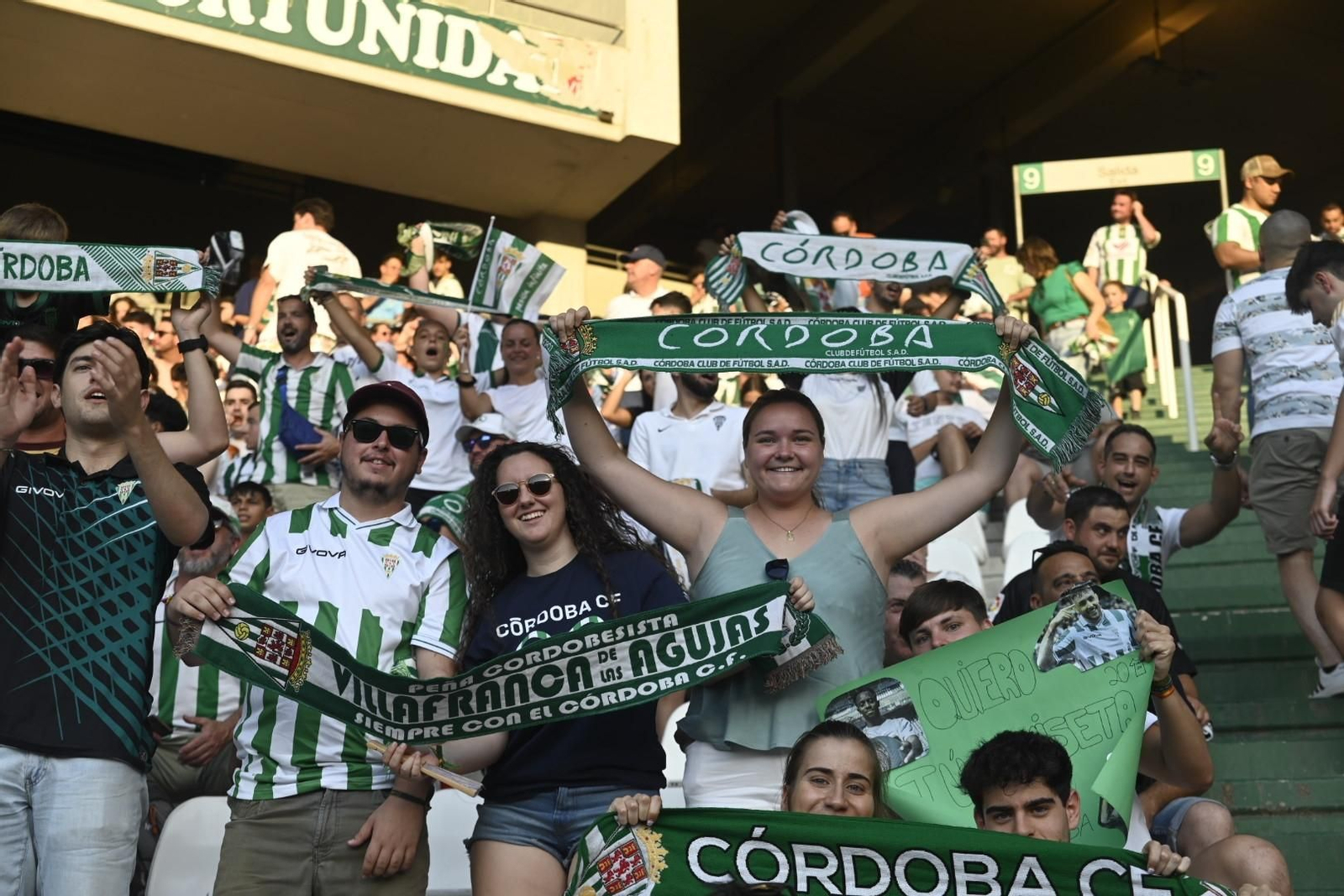 Las mejores fotos del ambiente en El Arcángel para el Córdoba CF - Barcelona Atlétic