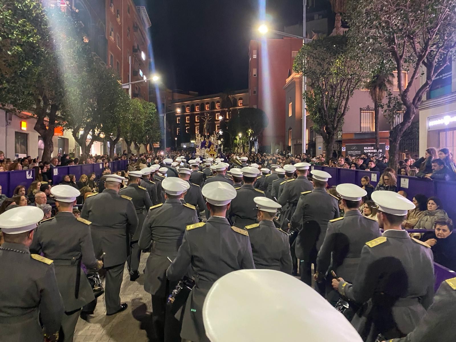 En imágenes: La Expiración trae de vuelta la ilusión de los cofrades jiennenses