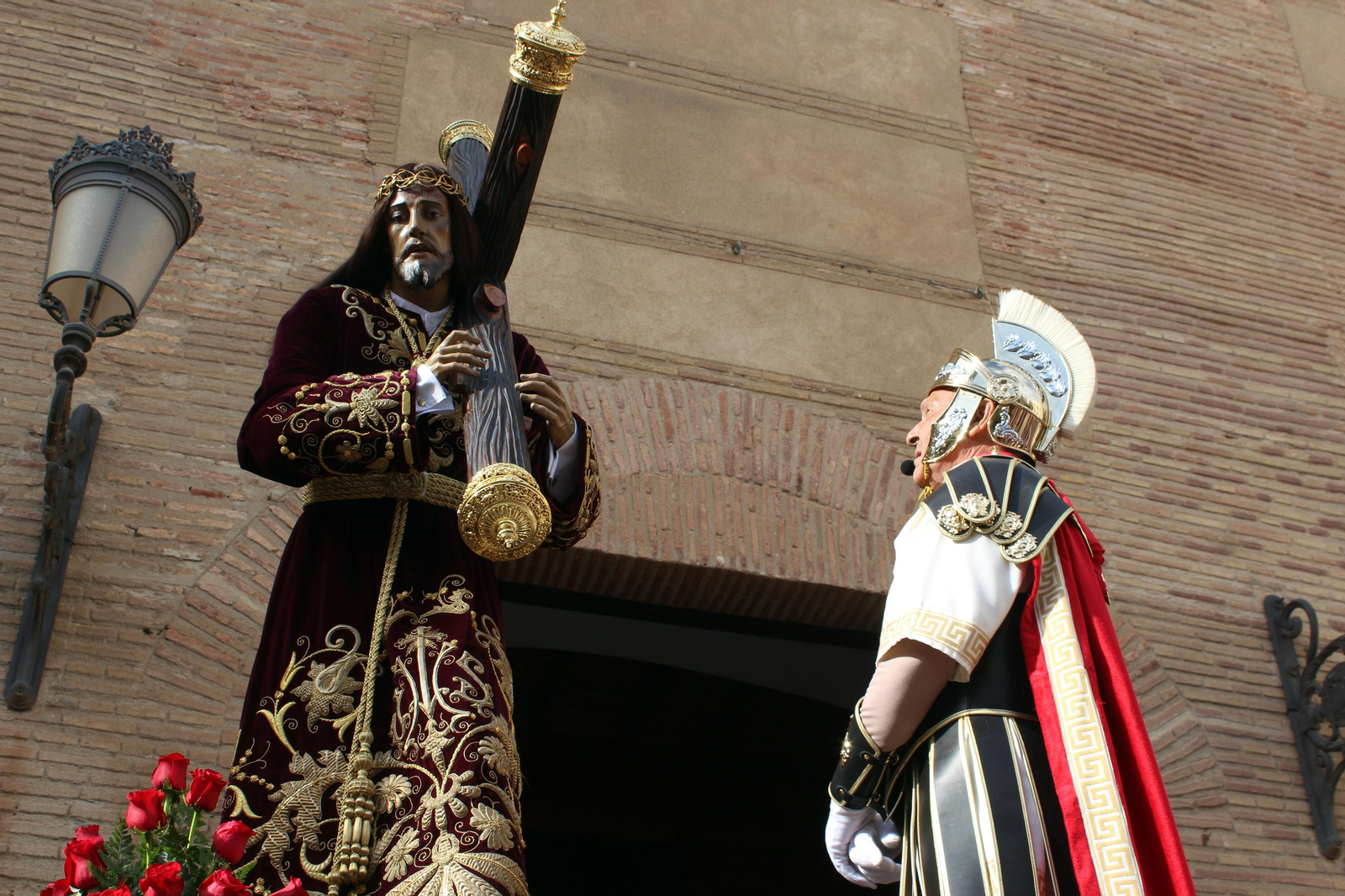 Las imágenes de la Subida de Jesús y la procesión del Viernes Santo por la mañana en Vera
