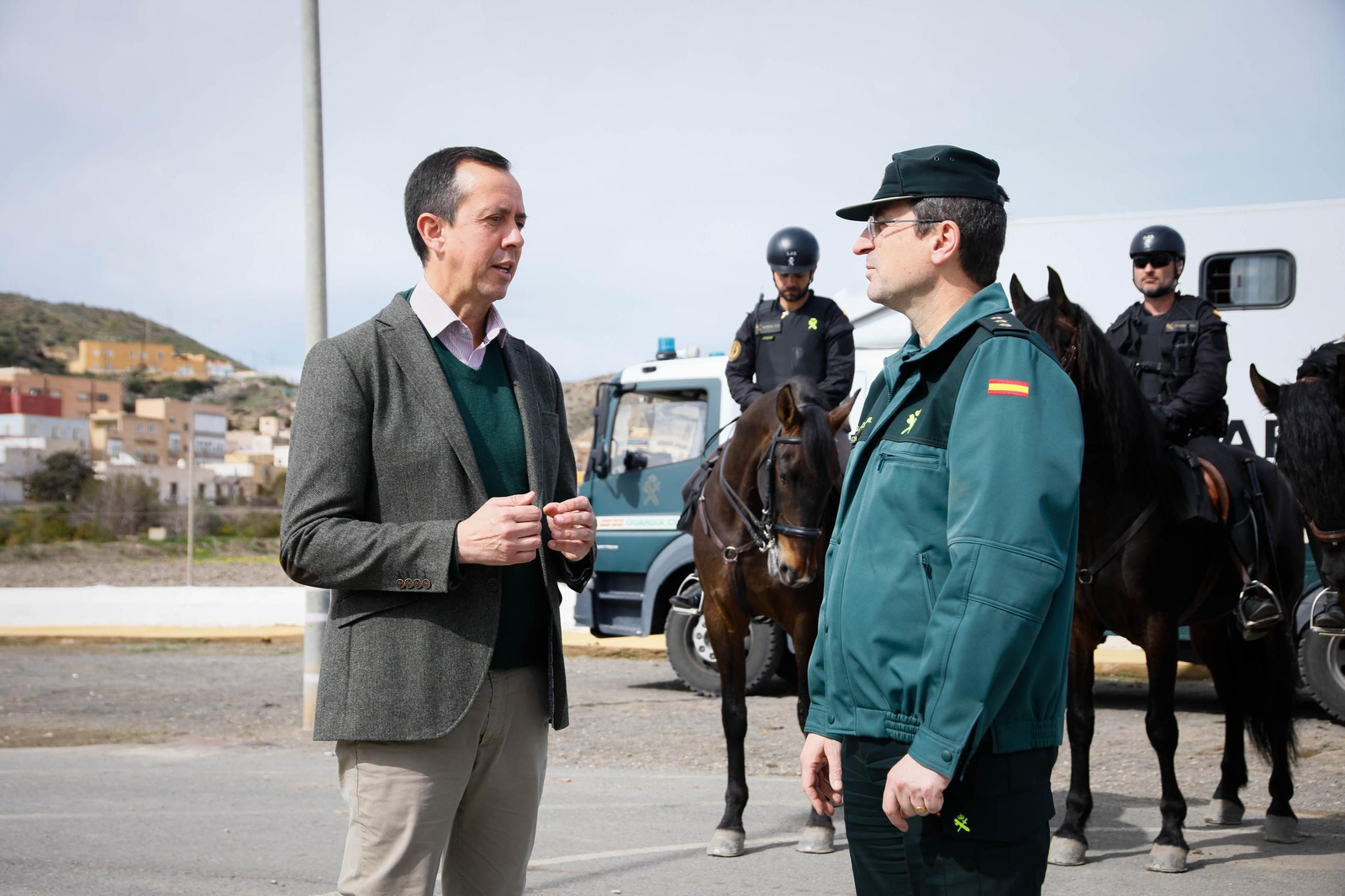 Imágenes del Escuadrón de Caballería de la Guardia Civil en Gádor.