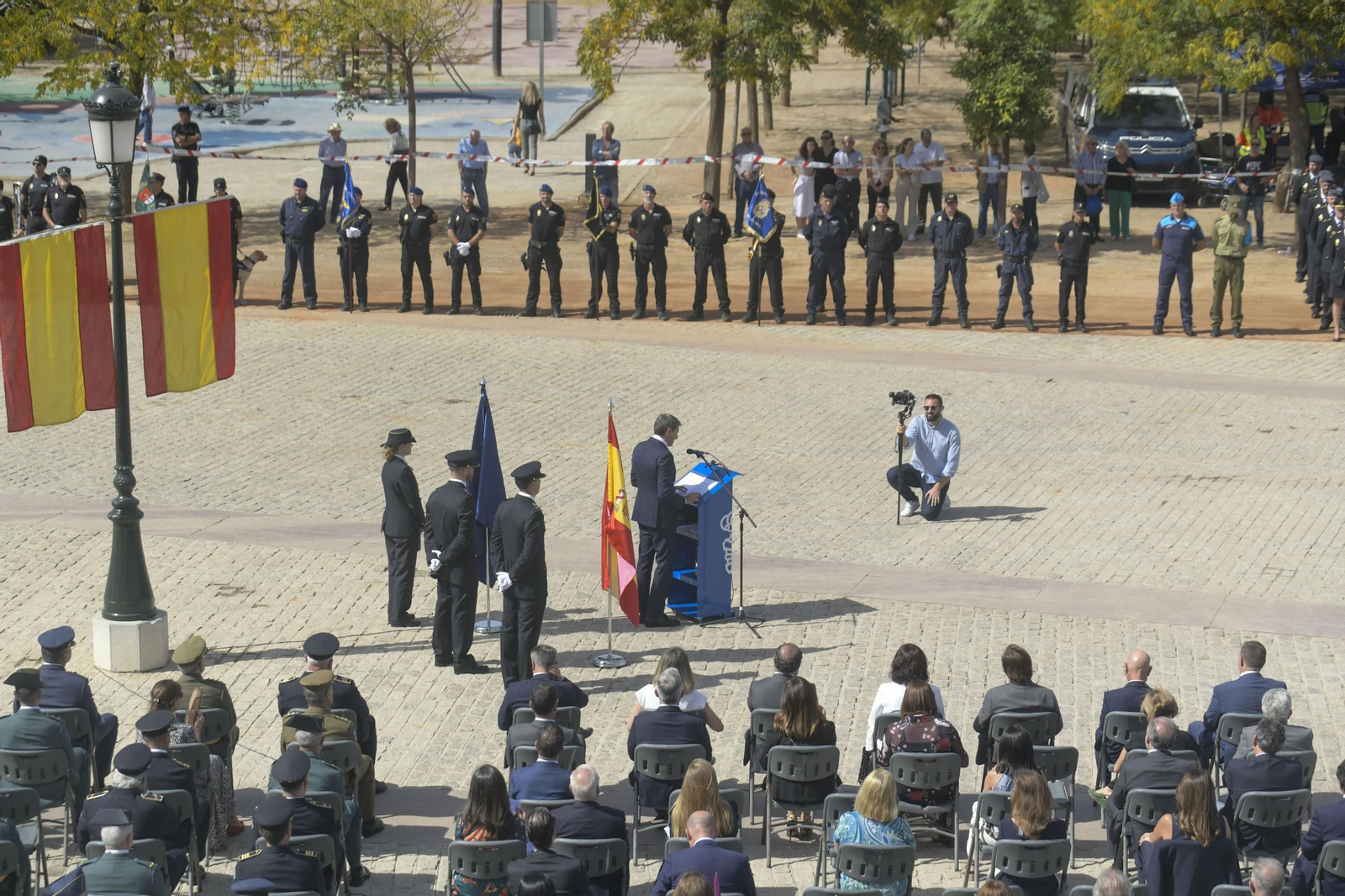 Todas las imágenes de la celebración del Patrón de la Policía Nacional en Granada