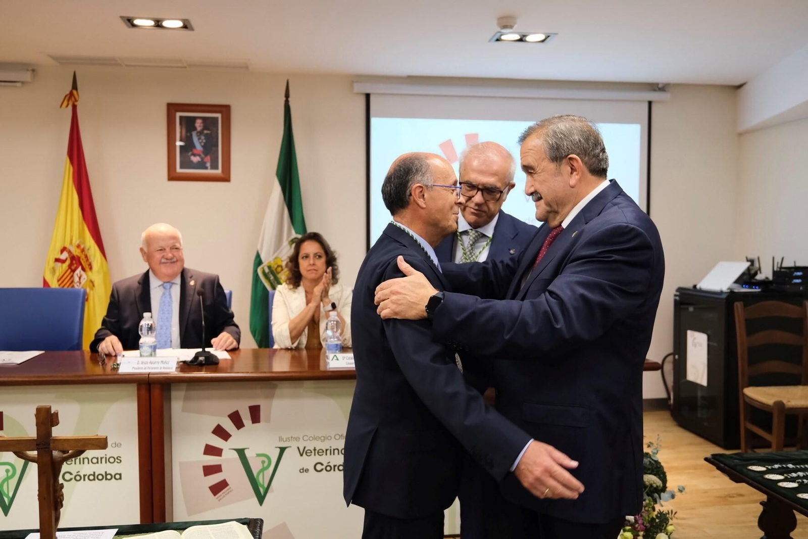La toma de posesión de la nueva junta directiva del Colegio de Veterinarios de Córdoba, en imágenes