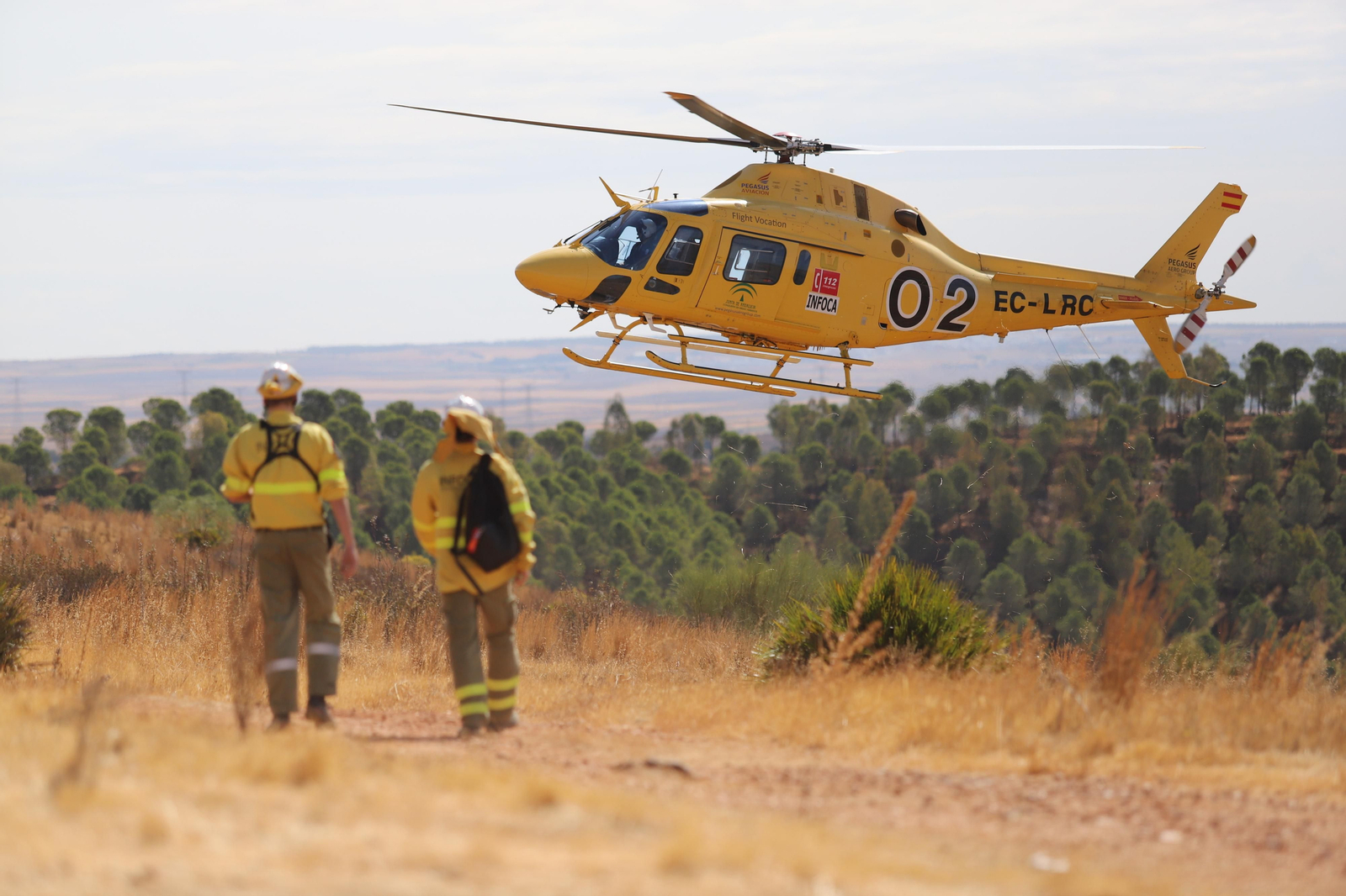 El incendio de Paterna del Campo estabilizado en imágenes