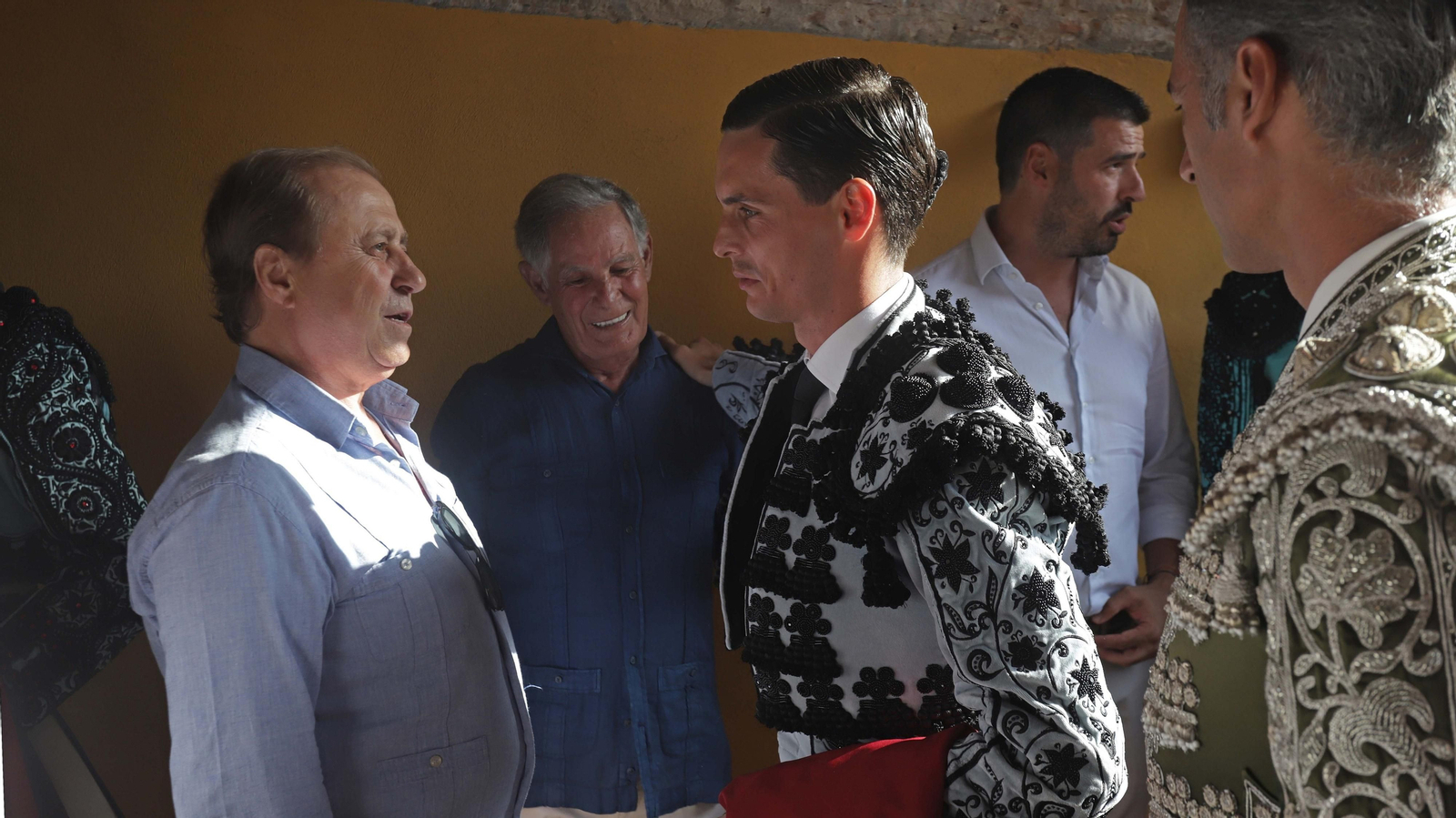 Fotos de la corrida del viernes de la Feria de La Línea: Curro Díaz, Manuel Escribano y David Galván
