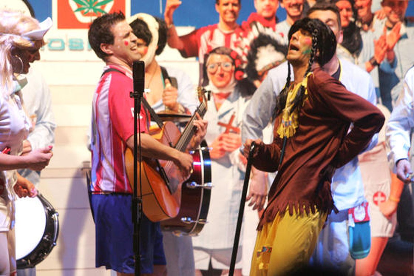 La agrupación 'Los de la sexta planta'./Fotos:J.M.Quiñones

Foto: J.M.Q.