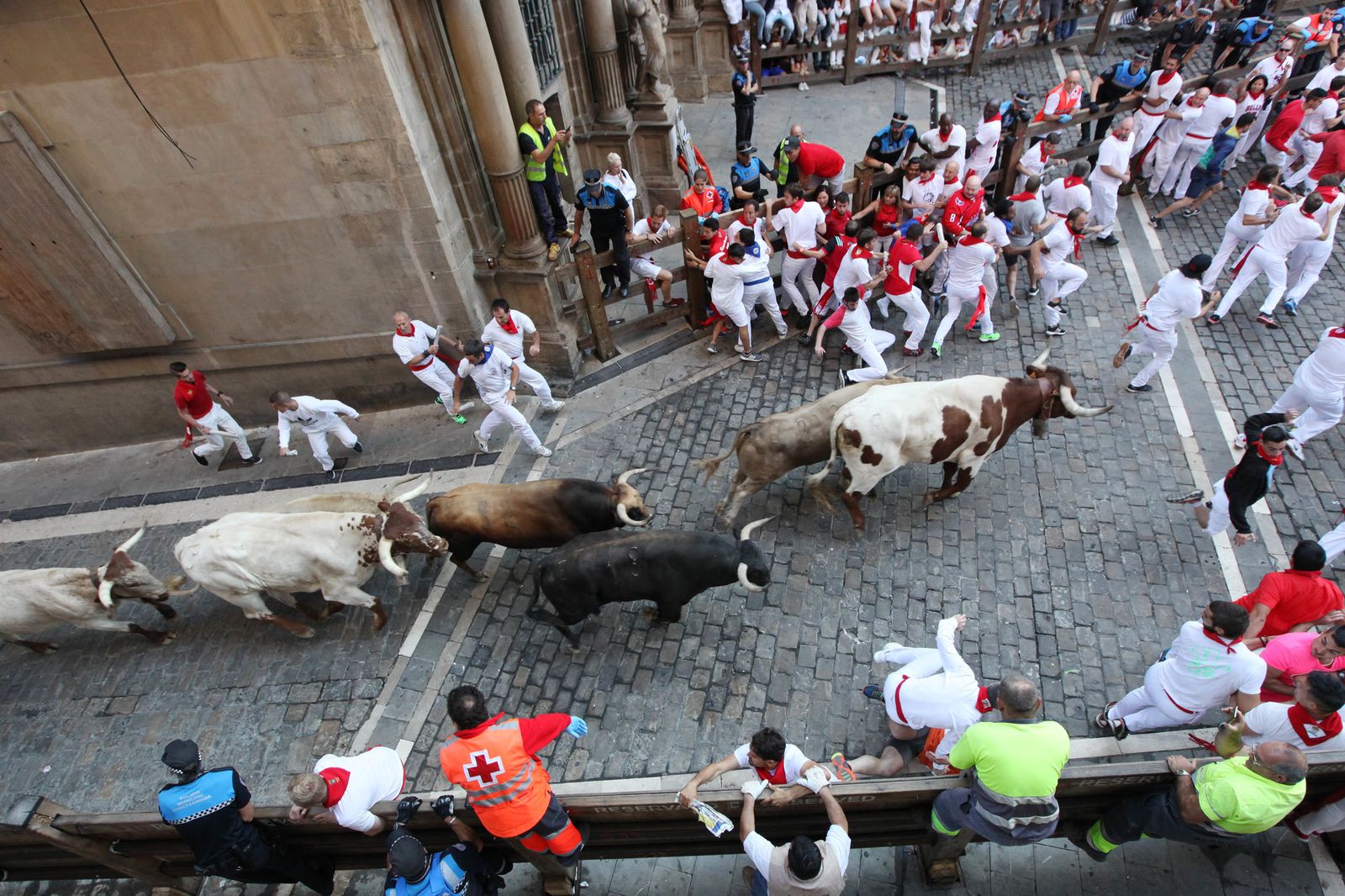 El quinto encierro de los Sanfermines, en imágenes