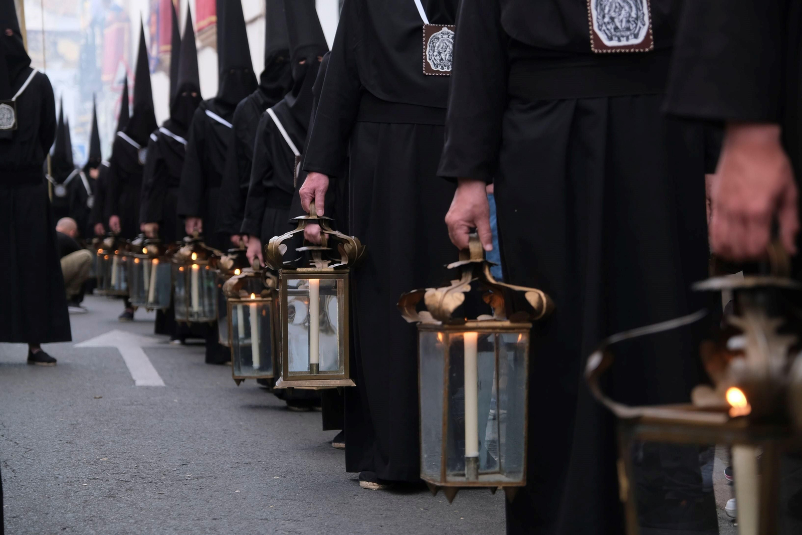 Lunes Santo en Córdoba: la procesión del Remedio de Ánimas, en imágenes