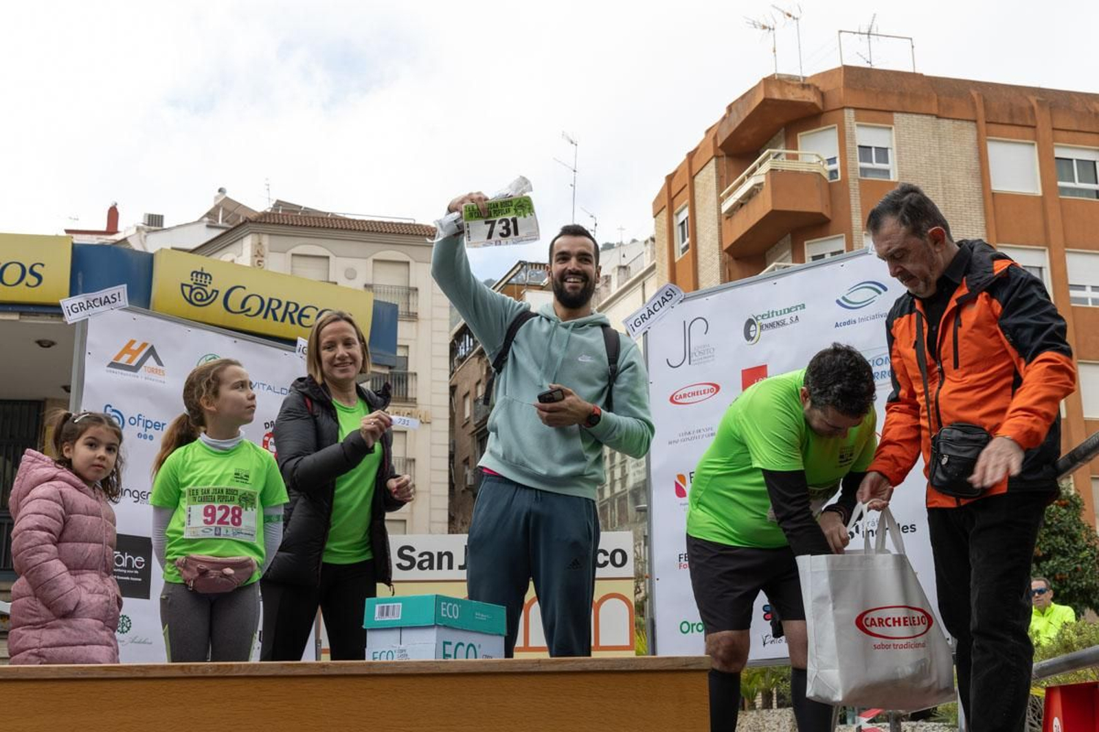 Deporte y solidaridad se unen en la IV Carrera Popular IES San Juan Bosco, en imágenes