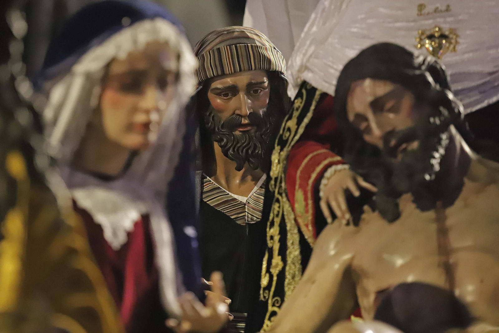 Fotos del Viernes Santo en Algeciras: Santo Entierro, Misericordia y Sagrada Mortaja