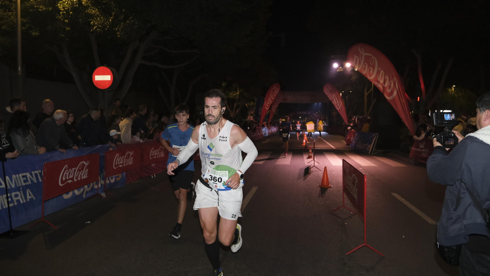 Imágenes de la XIV edición de la San Silvestre de Almería