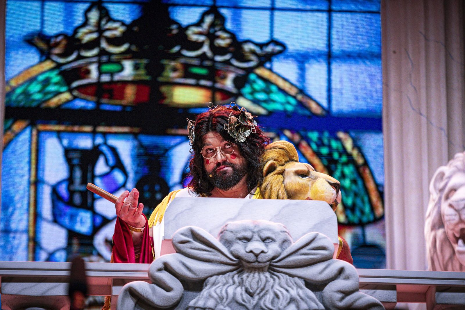 Las imágenes del pregón y la boda de Manu Sánchez en el Carnaval de Cádiz 2026