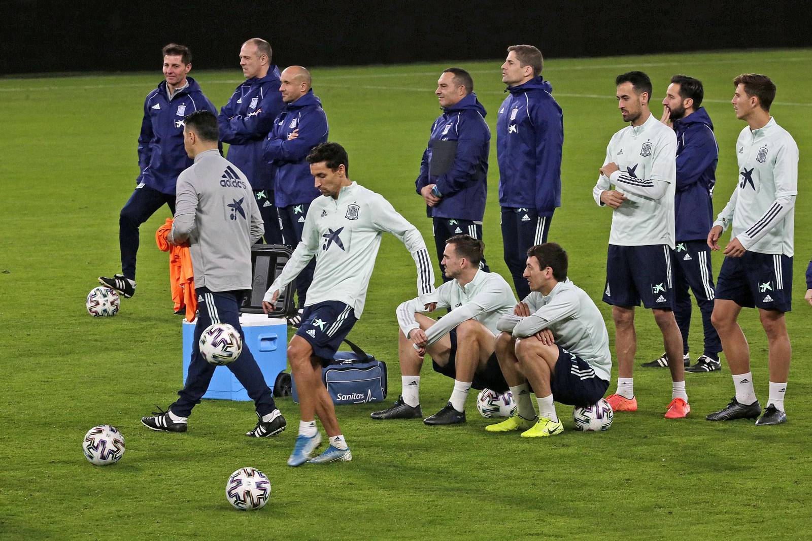 Imágenes de la selección española entrenando en el estadio Carranza