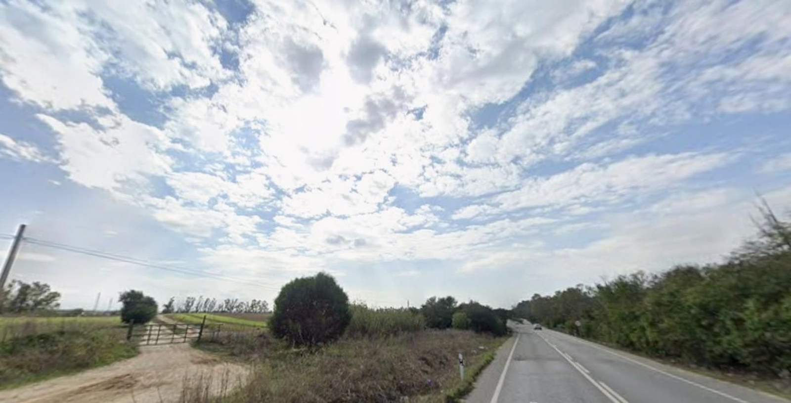 Imagen de uno de los accesos a los terrenos que el Ministerio de Defensa ha puesto en venta.