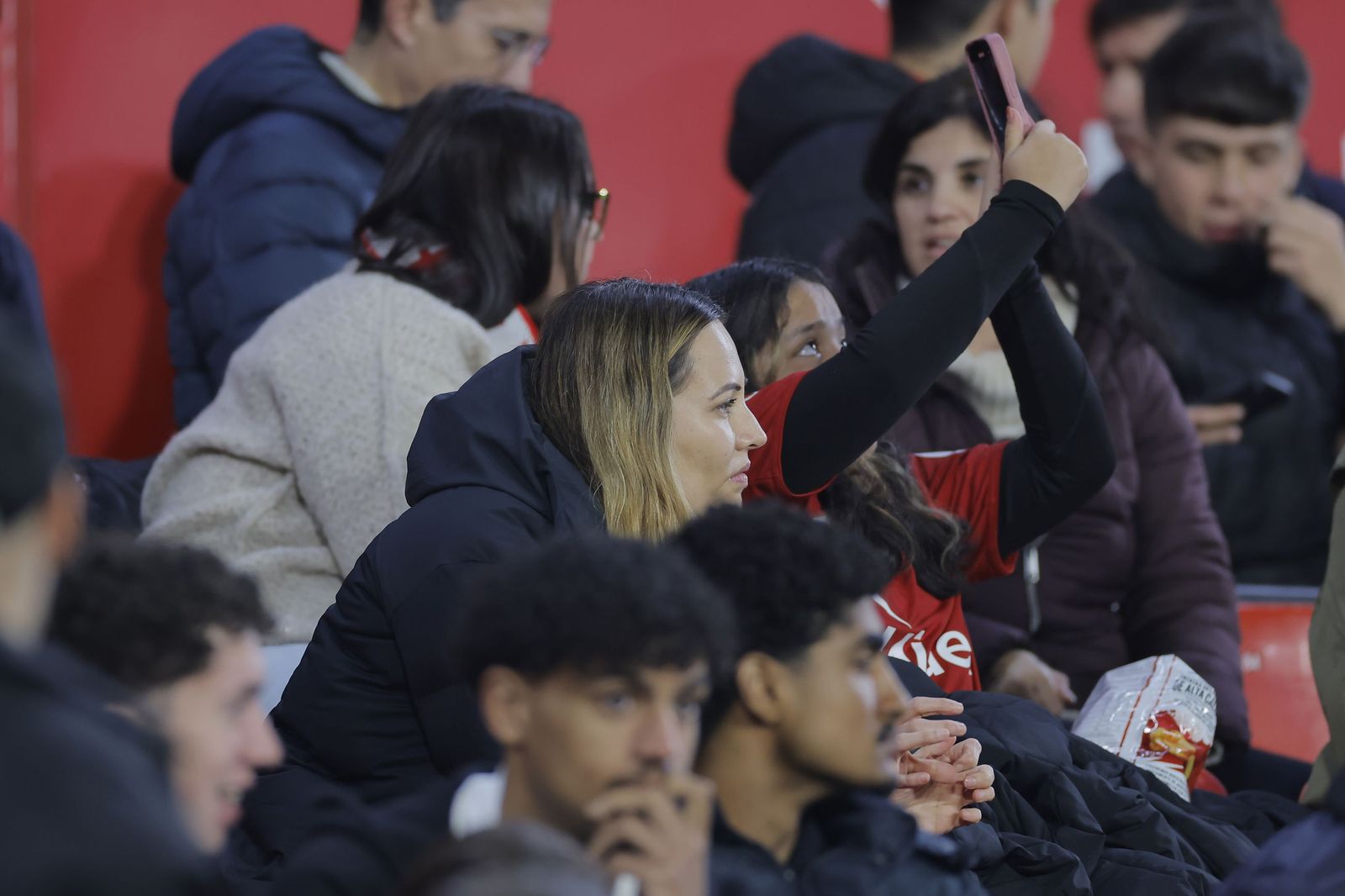 Búscate en las fotos del Sevilla - Celta