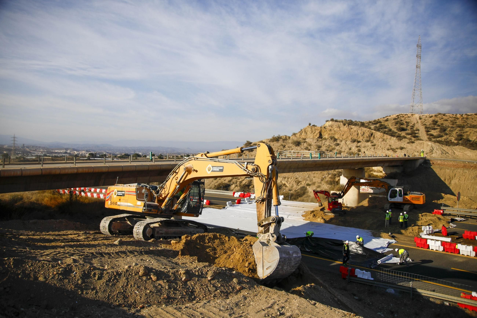 Imágenes del corte total en la A-7 de Almería