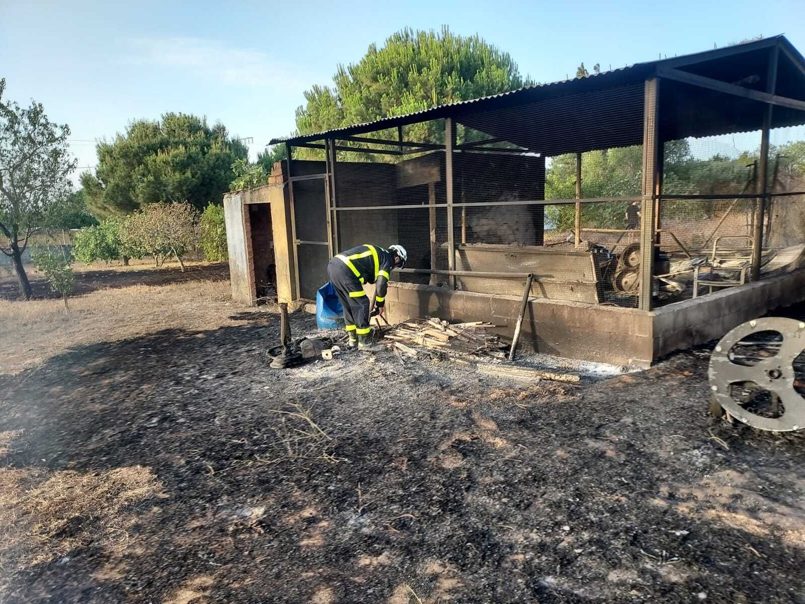 El incendio en Puerto Real que ha afectado a varias viviendas