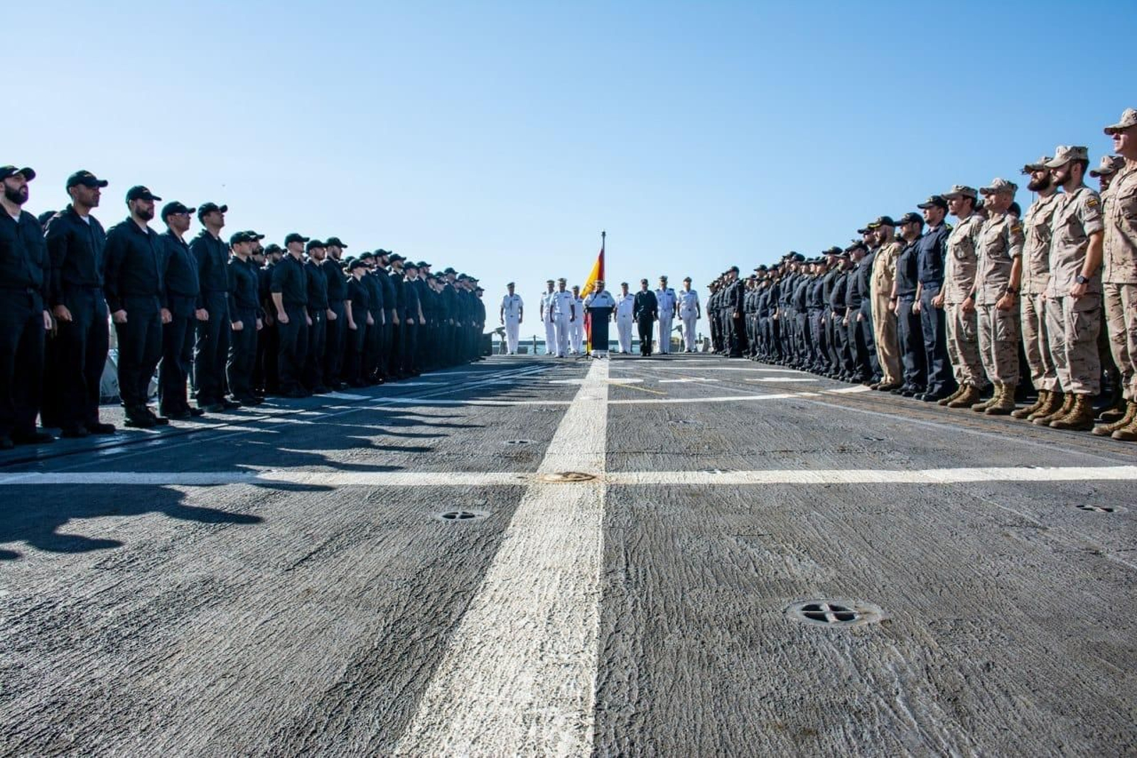 La dotación de la fragata 'Canarias' durante el acto tras la llegada a Rota de la operación Atalanta. La dotación de la fragata 'Canarias' durante el acto tras la llegada a Rota de la operación Atalanta.