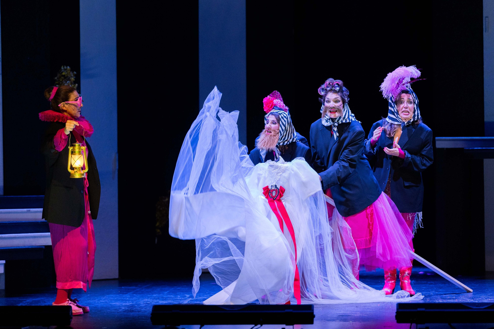 'Las asambleístas' llegan al Teatro de las Cortes de San Fernando 'Las asambleístas' llegan al Teatro de las Cortes de San Fernando