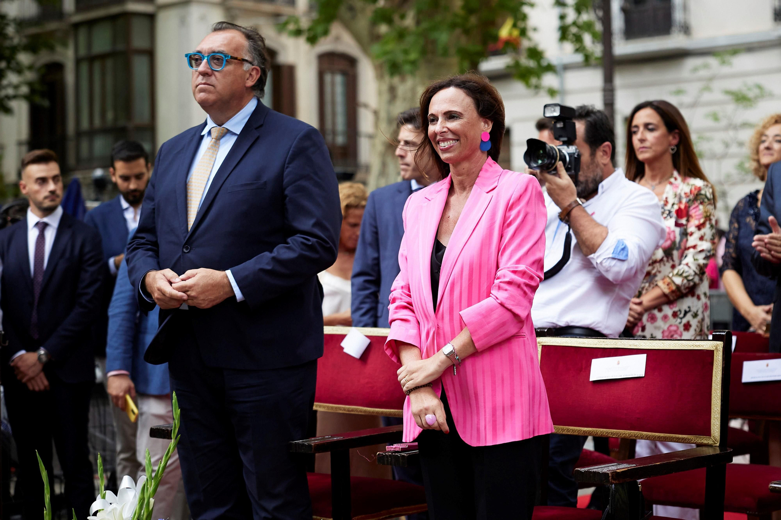 Granada se vuelca con la ofrenda floral en la Basílica de la Virgen de las Angustias