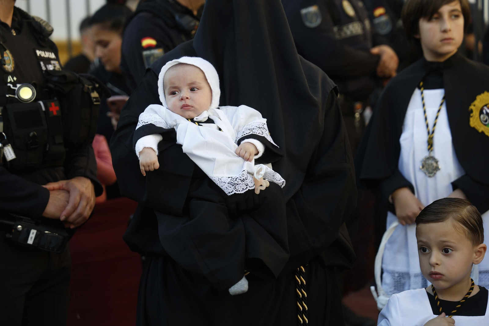 Fotos del Viernes Santo en La Línea: Cristo del Mar, Soledad y Santo Entierro, Cristo del Amor y Amargura