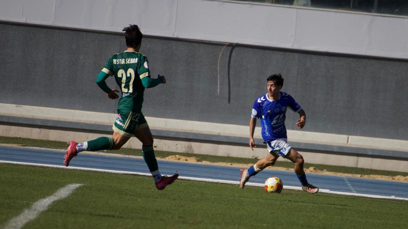 Beny tuvo una buena oportunidad a los tres minutos, pero no acertó en la boa de gol.