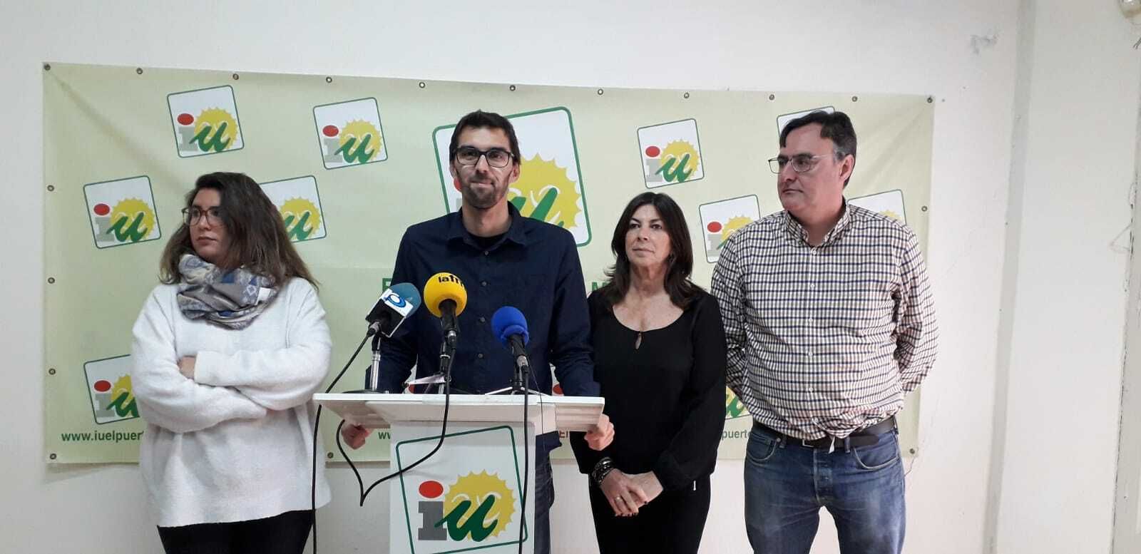 José Luis Bueno, hoy en la sede de IU junto a Carol Rodríguez, Mati Roselló y Alberto Rodríguez.