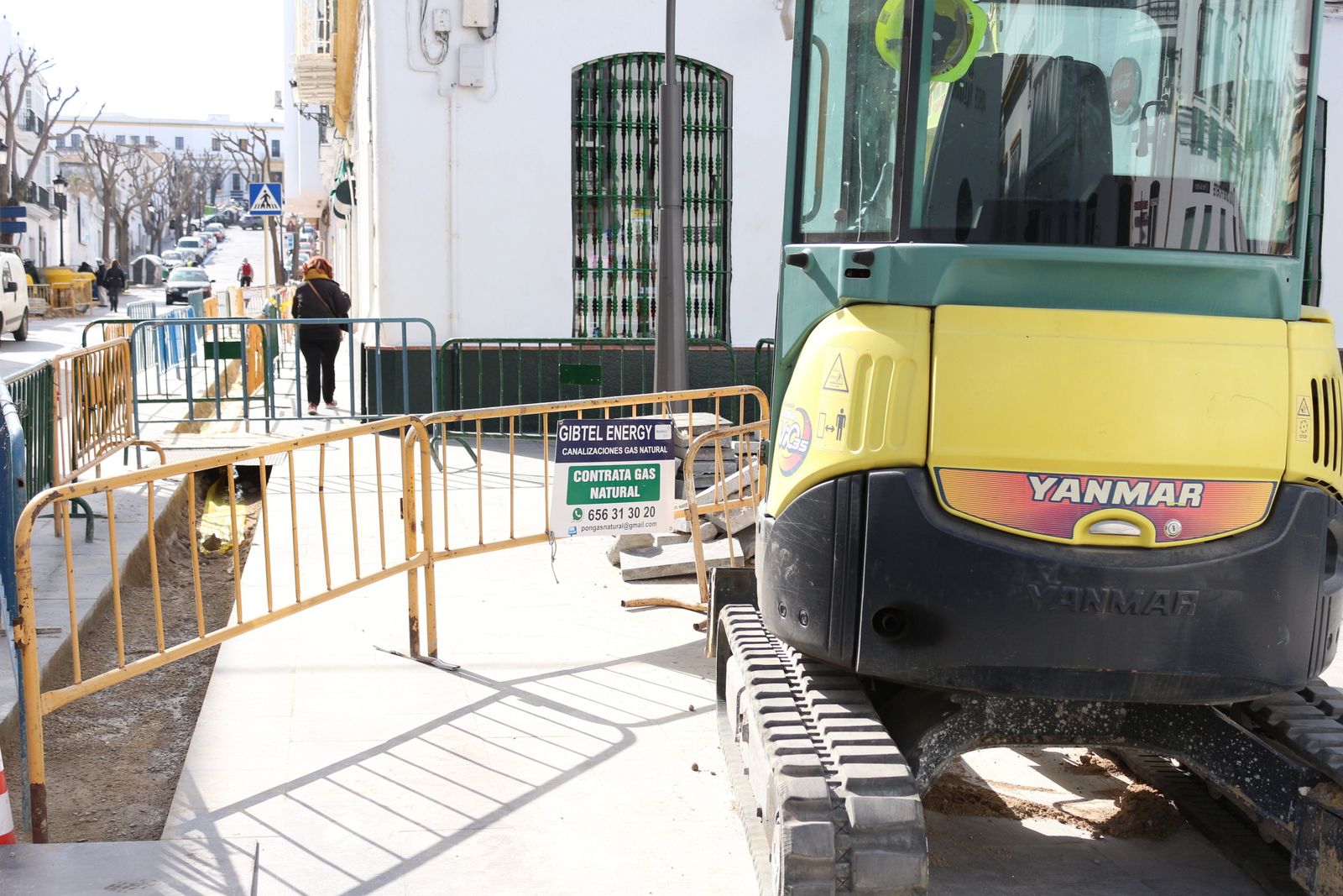 Maquinaria en la Plaza Jesús Nazareno para instalar gas natural.