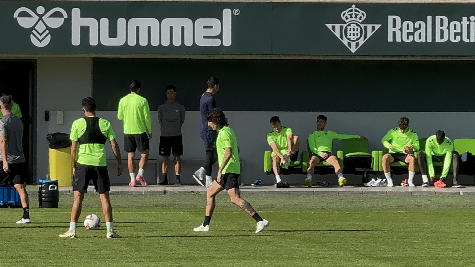 Héctor Bellerín, la buena noticia en el entrenamiento de este sábado