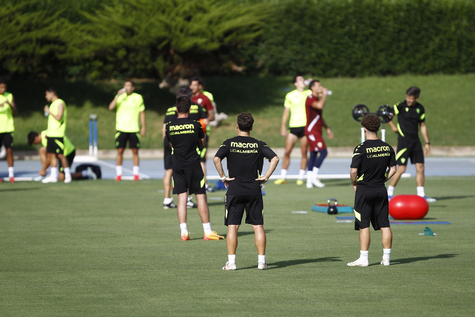 Primer entrenamiento de la Temporada 2025-2026 de la U.D. Almería, en imágenes