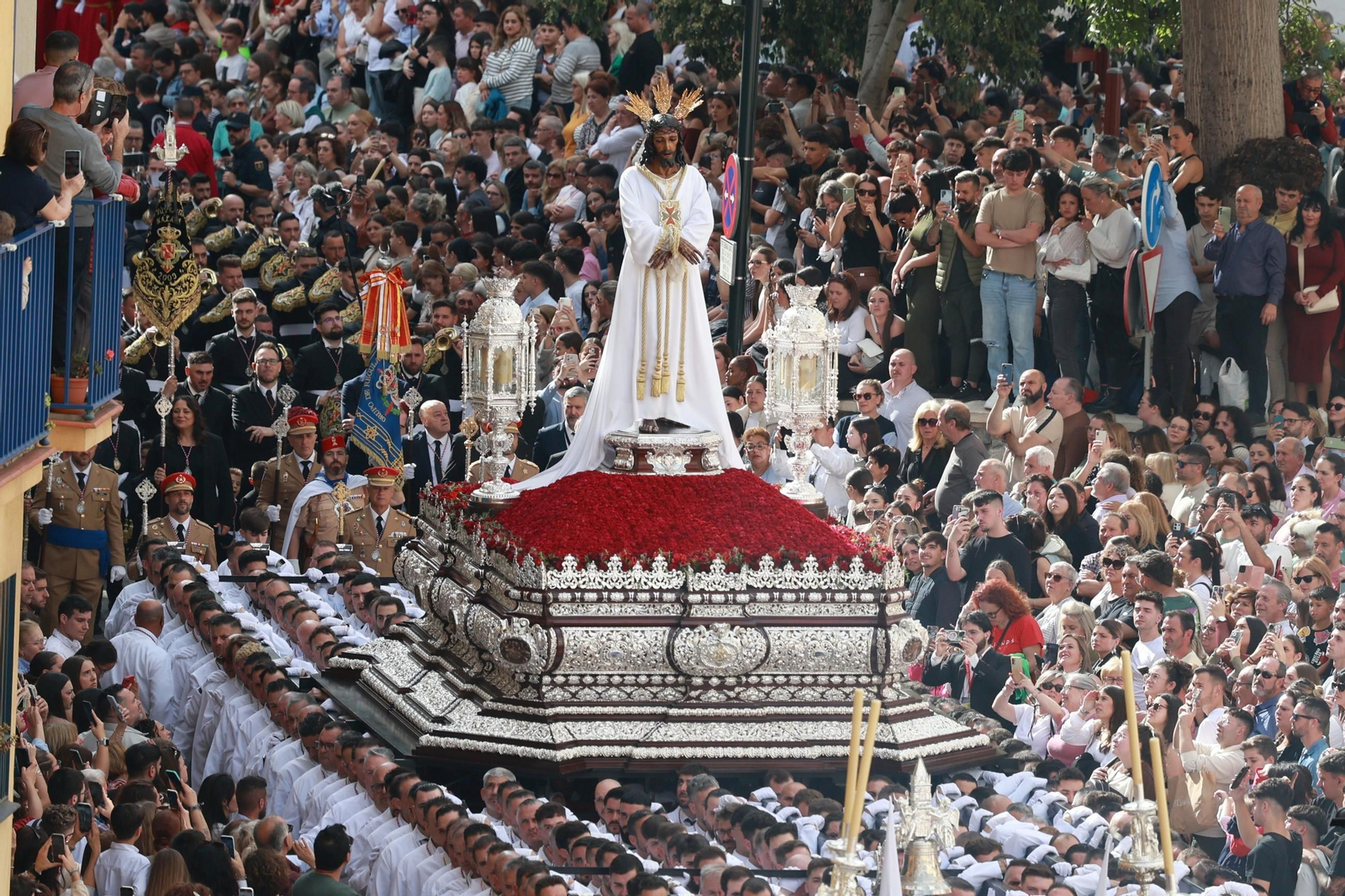 El Cautivo, en su procesión del Lunes Santo en Málaga, en fotos
