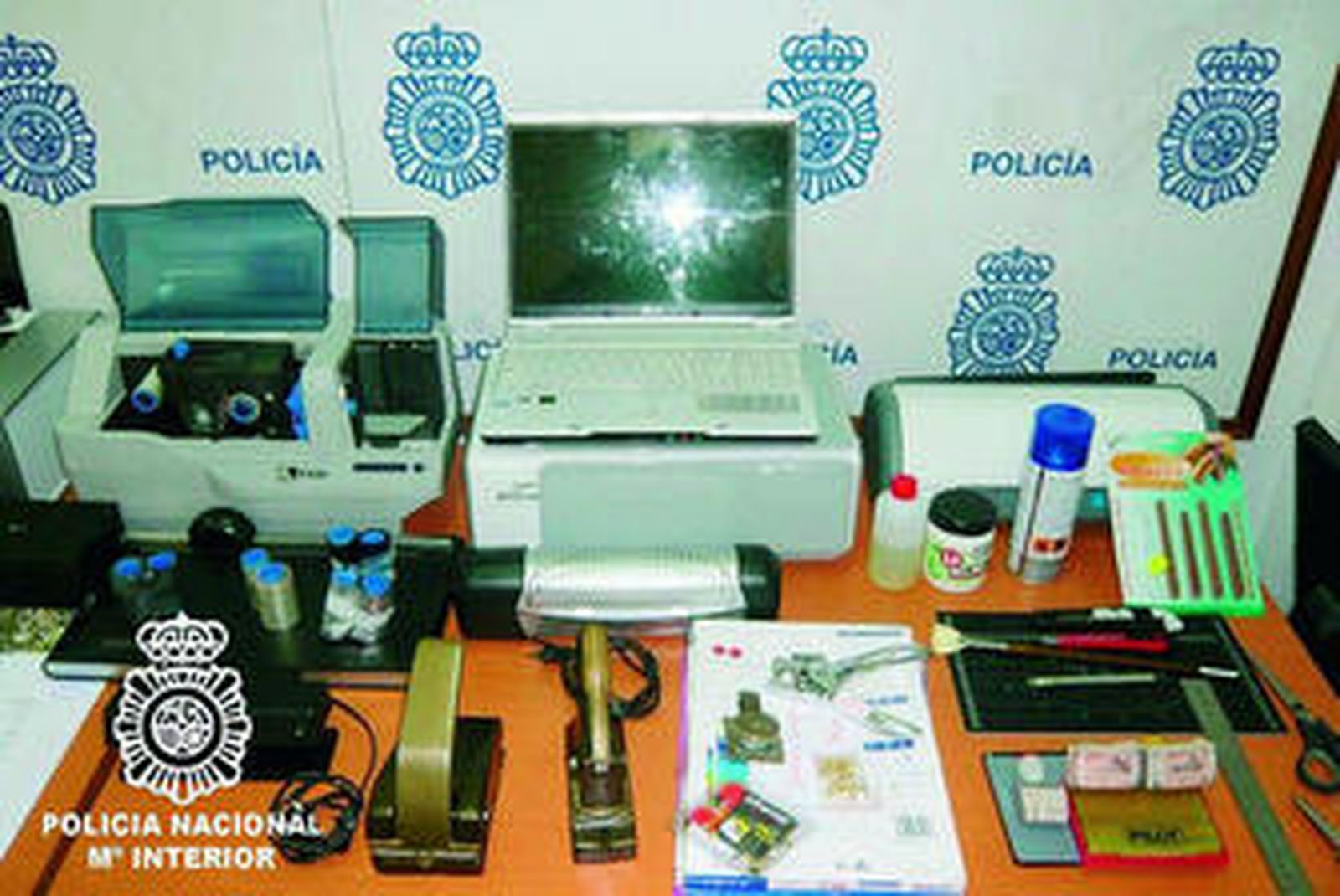 Parte del material incautado en la operación Carioca.