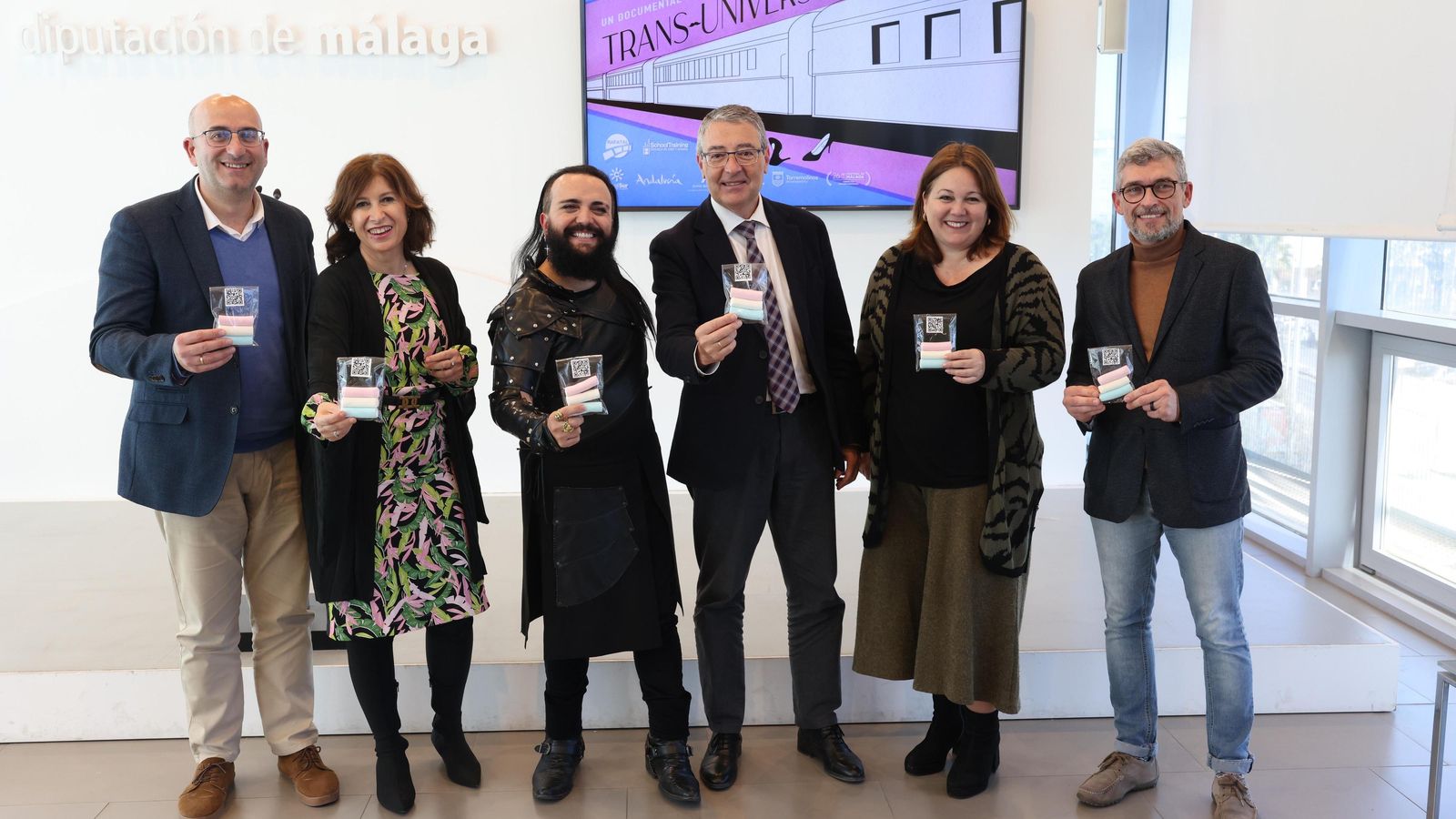 La Diputación de Málaga ha acogido la presentación del documental del cineasta malagueño Rafatal. La Diputación de Málaga ha acogido la presentación del documental del cineasta malagueño Rafatal.