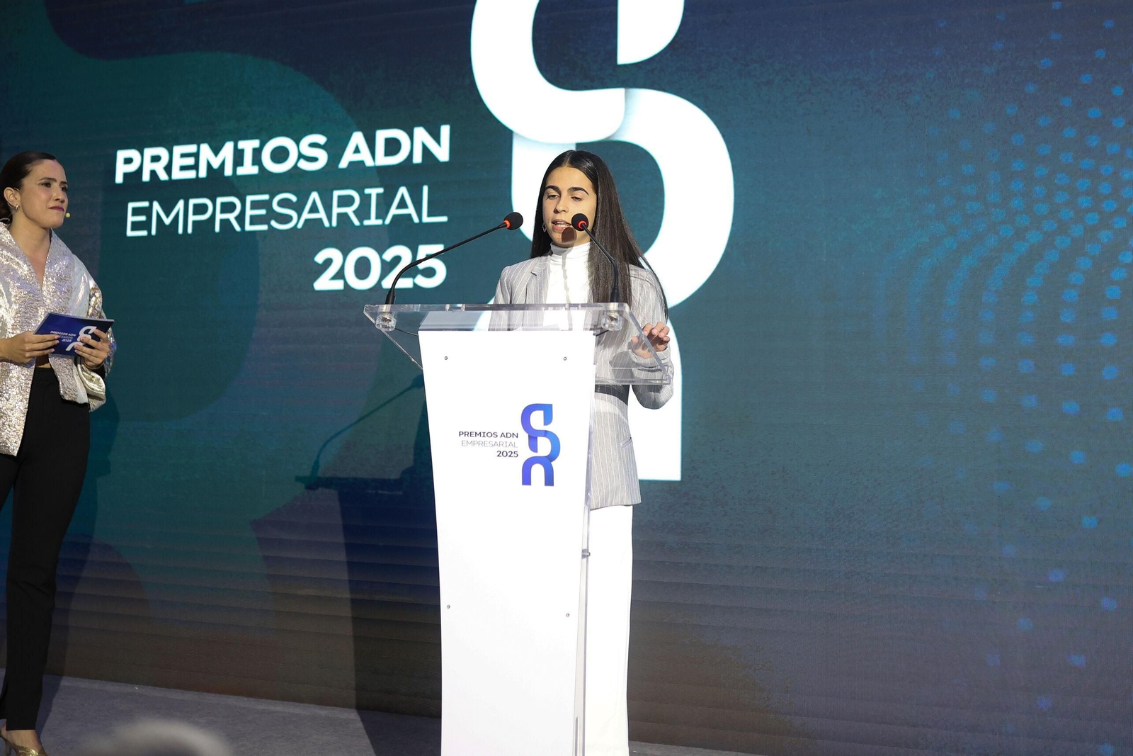 Así ha sido la entrega de los premios ADN Empresarial en Granada, con la presencia de Gerardo Cuerva