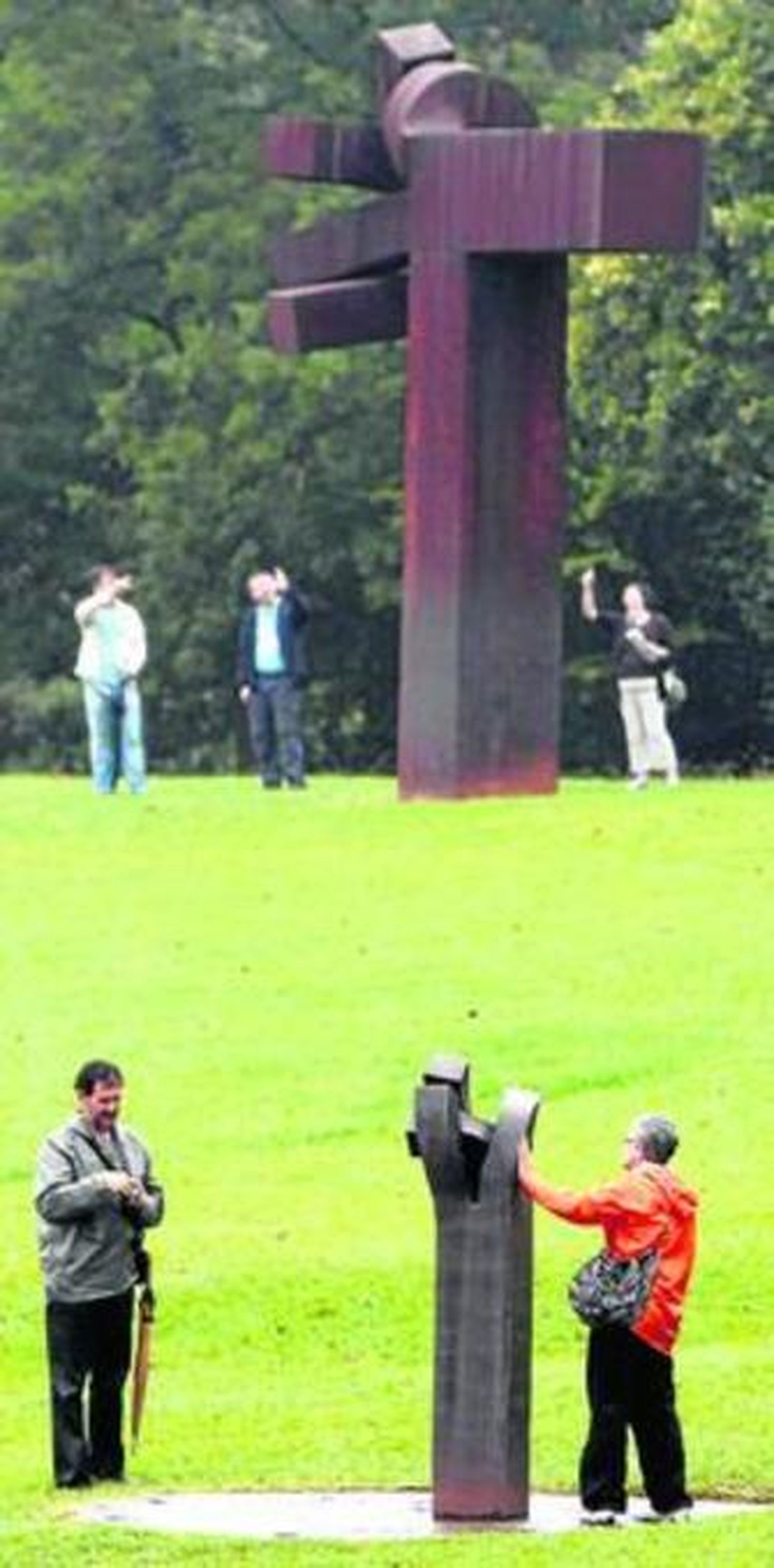 Turistas en el Museo Chillida-Leku.